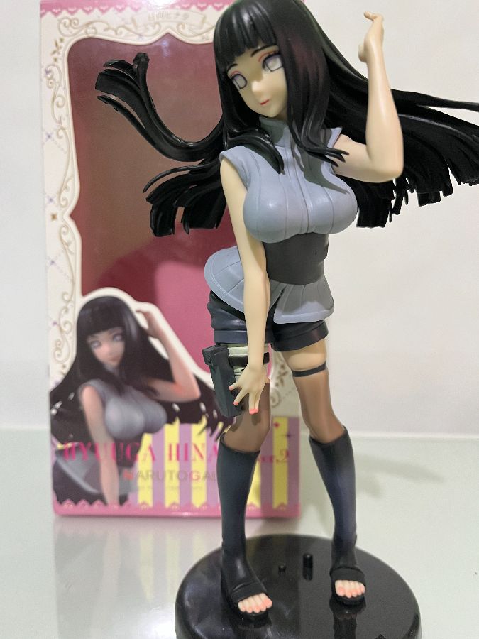 Hinata Hyuga pose