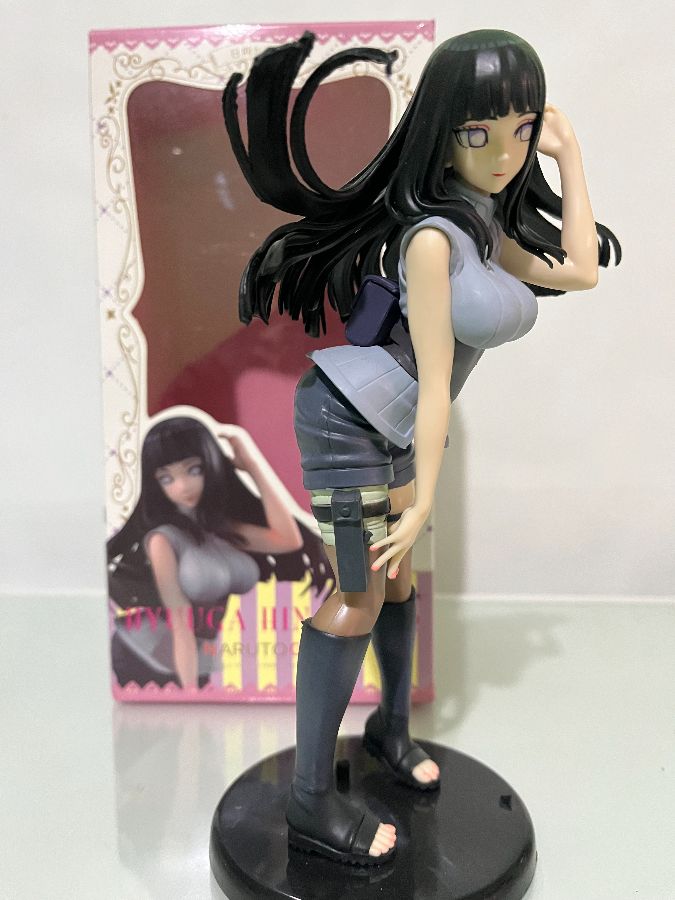 Hinata Hyuga pose